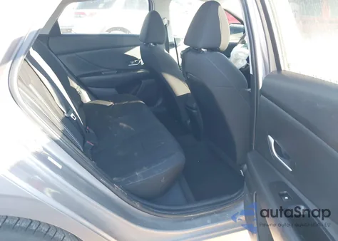 2022 Hyundai Elantra Sel z USA, uszkodzony, nr VIN KMHLM4AGXNU330132